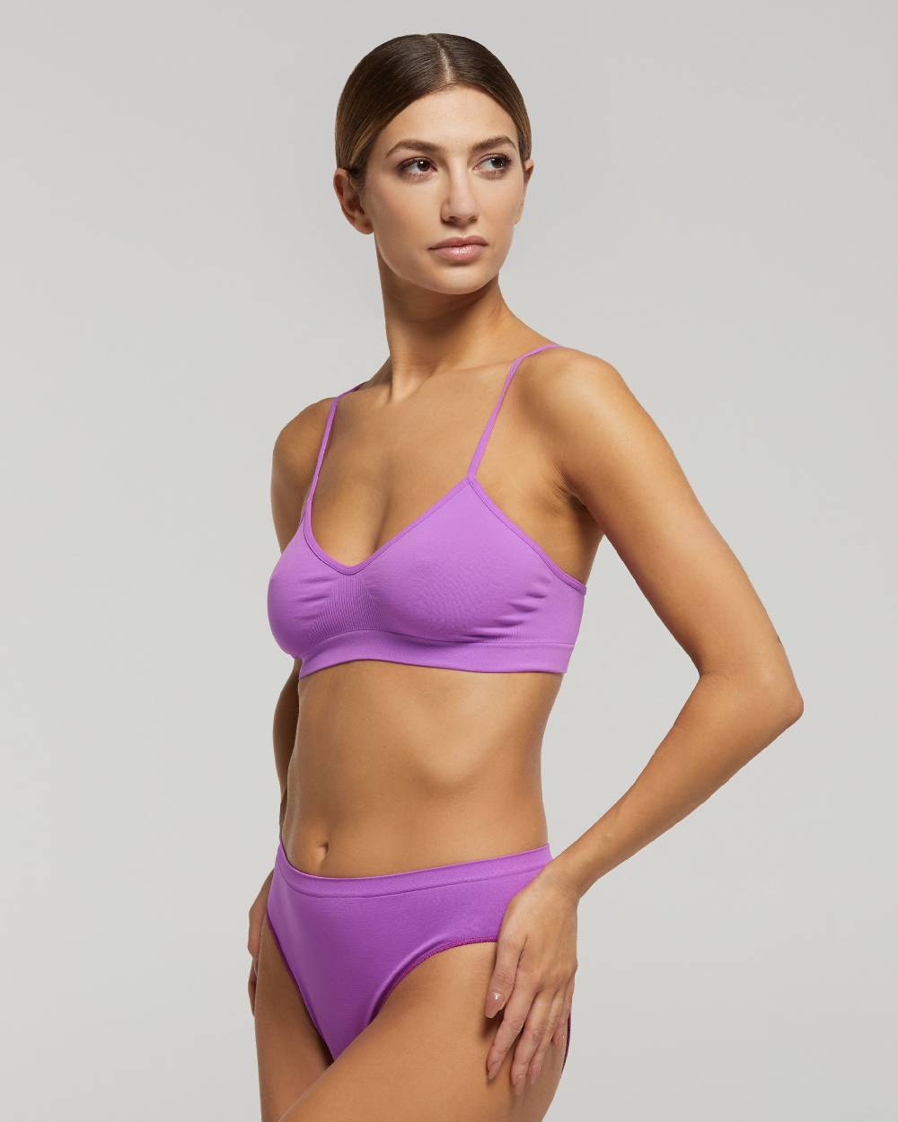 Pompea Brassiere seamless spalla stretta tinta unita Italia