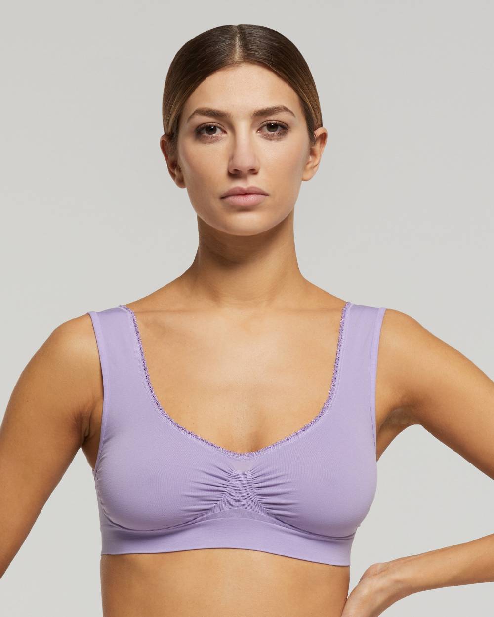 Pompea Brassiere spalla larga seamless con dettaglio femminile Promozione
