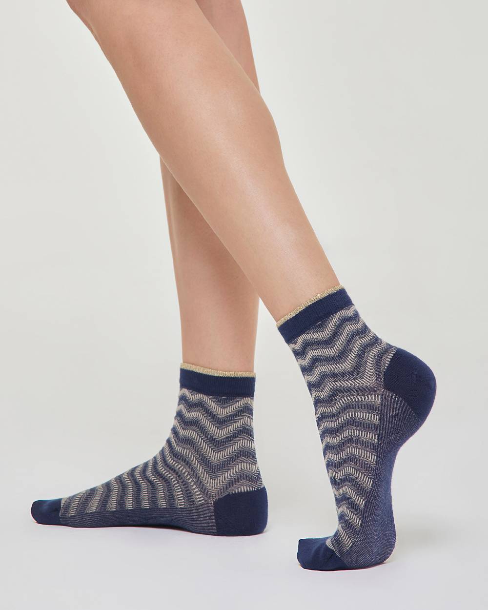 Pompea Calzino Brigitta con motivo geometrico Comprane uno, ottenene uno gratis