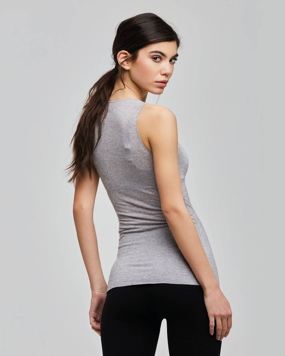 Pompea CANOTTA SPALLA LARGA SCOLLO TONDO IN MODAL CASHMERE Liquidazione
