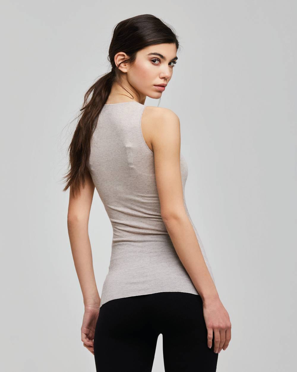 Pompea CANOTTA SPALLA LARGA SCOLLO TONDO IN MODAL CASHMERE Offerte giornaliere