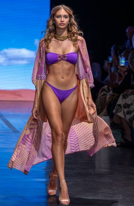 Pin Up Stars TOP BIKINI FASCIA IMBOTTITA CON INTRECCIO E PERLE TINTA UNITA Affare Del Giorno