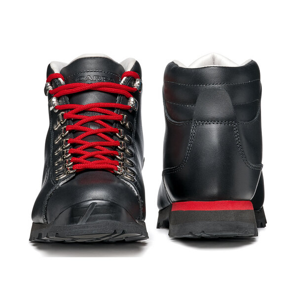 Scarpa PRIMITIVE Reinterprets the tradition style in a modern key Saldi