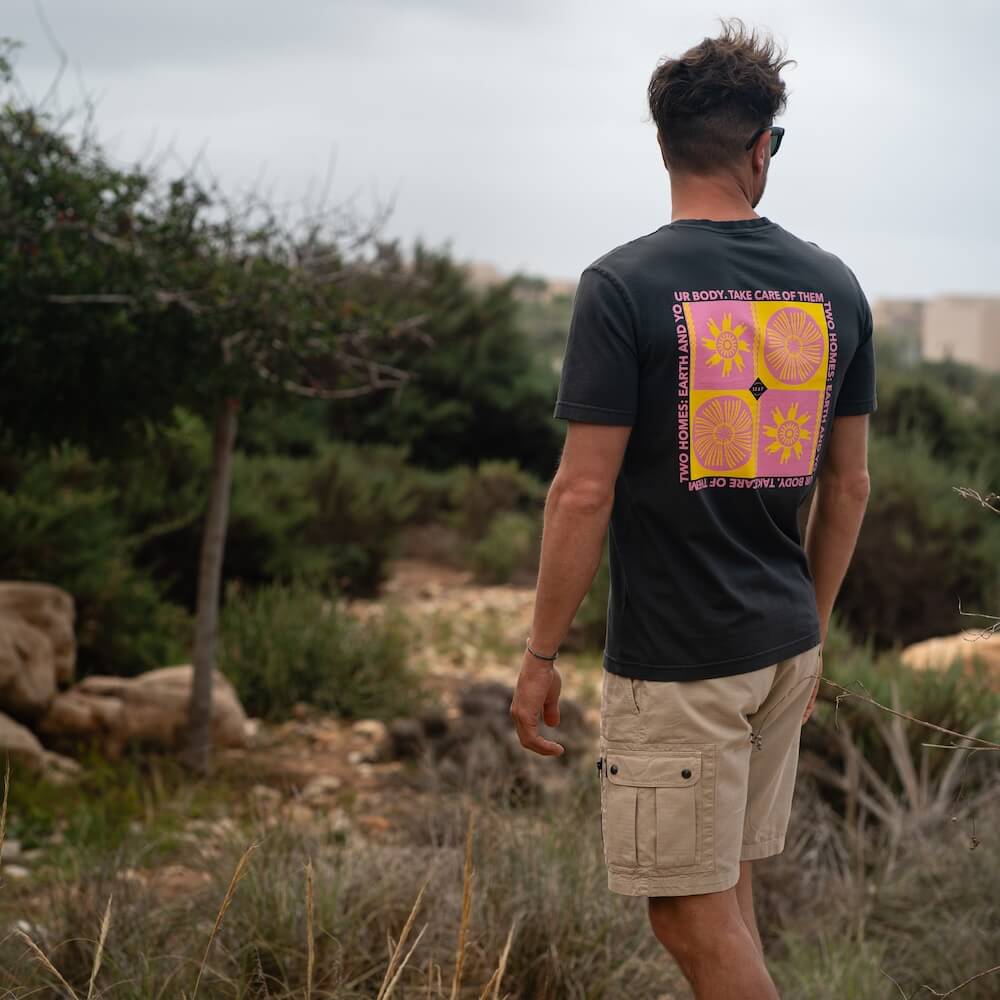 Seay / T-Shirt Nera Symbols Spedizione Gratuita