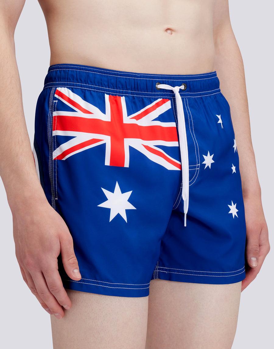 Sundek COSTUME DA BAGNO CORTO VITA ELASTICATA POLIESTERE RICICLATO REPREVE® BANDIERA AUSTRALIA M504BDRT3FG629FG Nuovo
